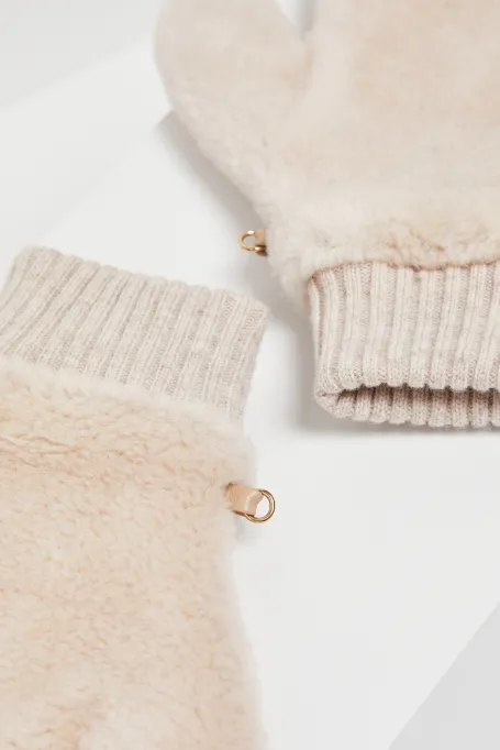 Beige Handschuhe aus Teddy-Bären-Wolle