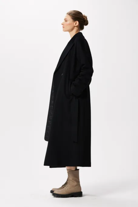 Schwarzer Kaschmirmantel