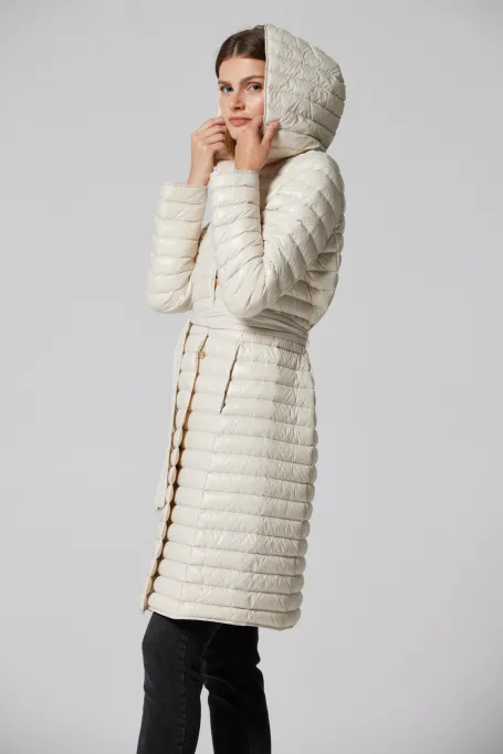 Leichte beige Daunenjacke mit Kapuze Mila