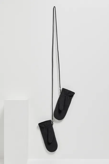 Graue Wollhandschuhe