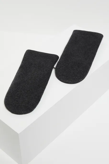 Graue Wollhandschuhe