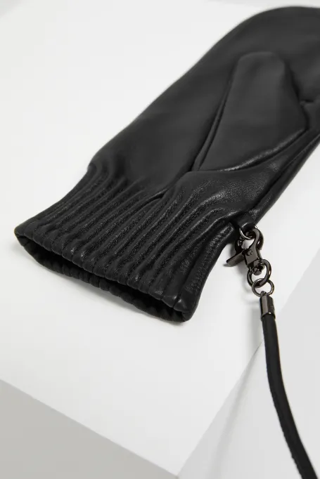 Schwarze Lederhandschuhe