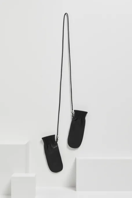 Schwarze Lederhandschuhe