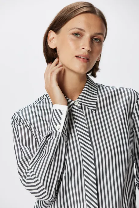 Baumwollhemd mit Streifen