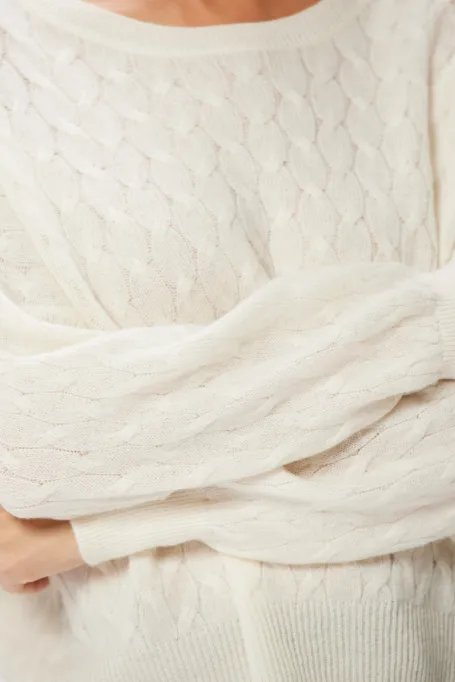 Weißer Kaschmirpullover