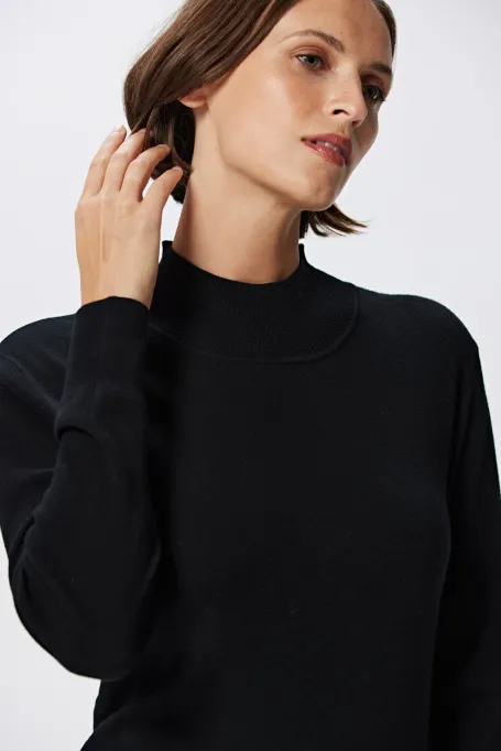 Schwarzes Midirockkleid aus Merinowolle