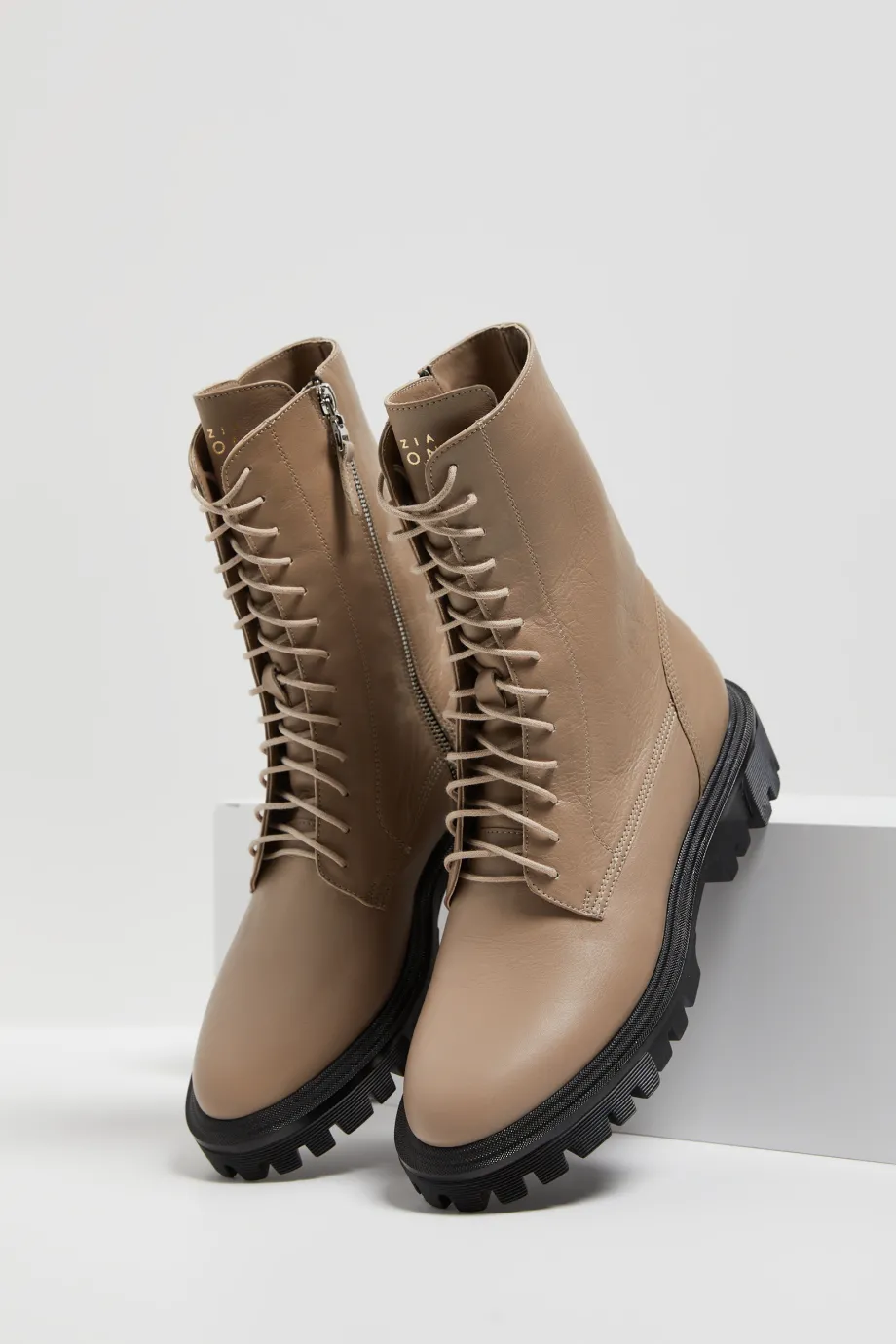 Beige Leder-Stiefeletten Beige Leder-Stiefeletten