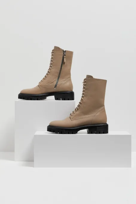 Beige Leder-Stiefeletten Beige Leder-Stiefeletten