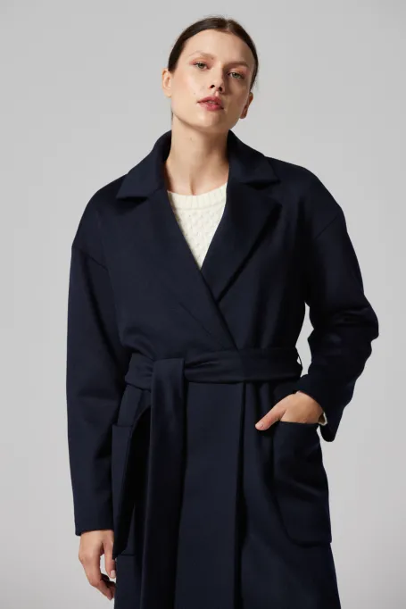 Dunkelblauer Wollmantel mit Gürtel
