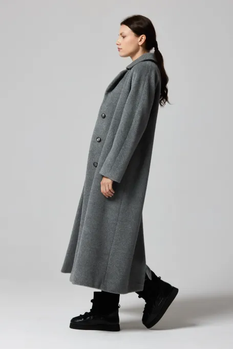 Grauer Wollmantel mit Suri-Alpaka