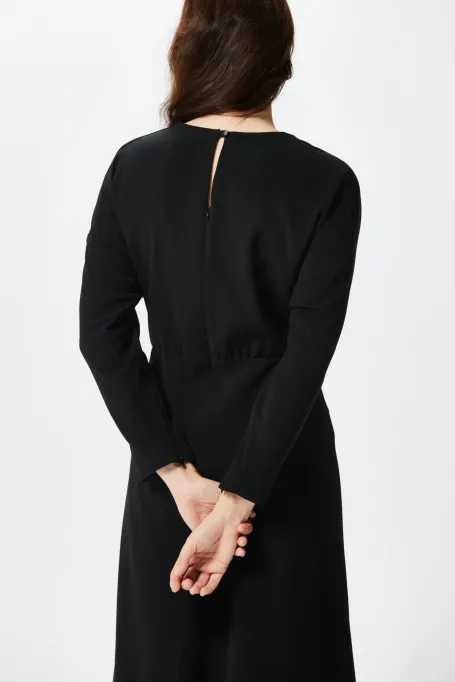 Schwarzes Midi-Kleid mit Kimono-Ärmel