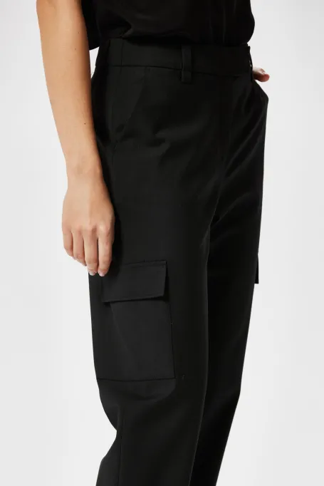 Schwarze Cargo-Hose mit Wolle