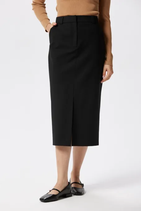 Schwarzer Rock mit Wolle