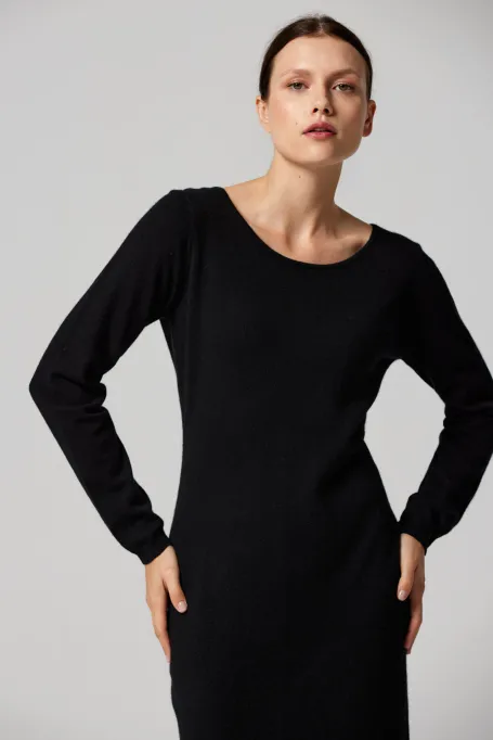 Midi-Kleid aus schwarzem Kaschmir