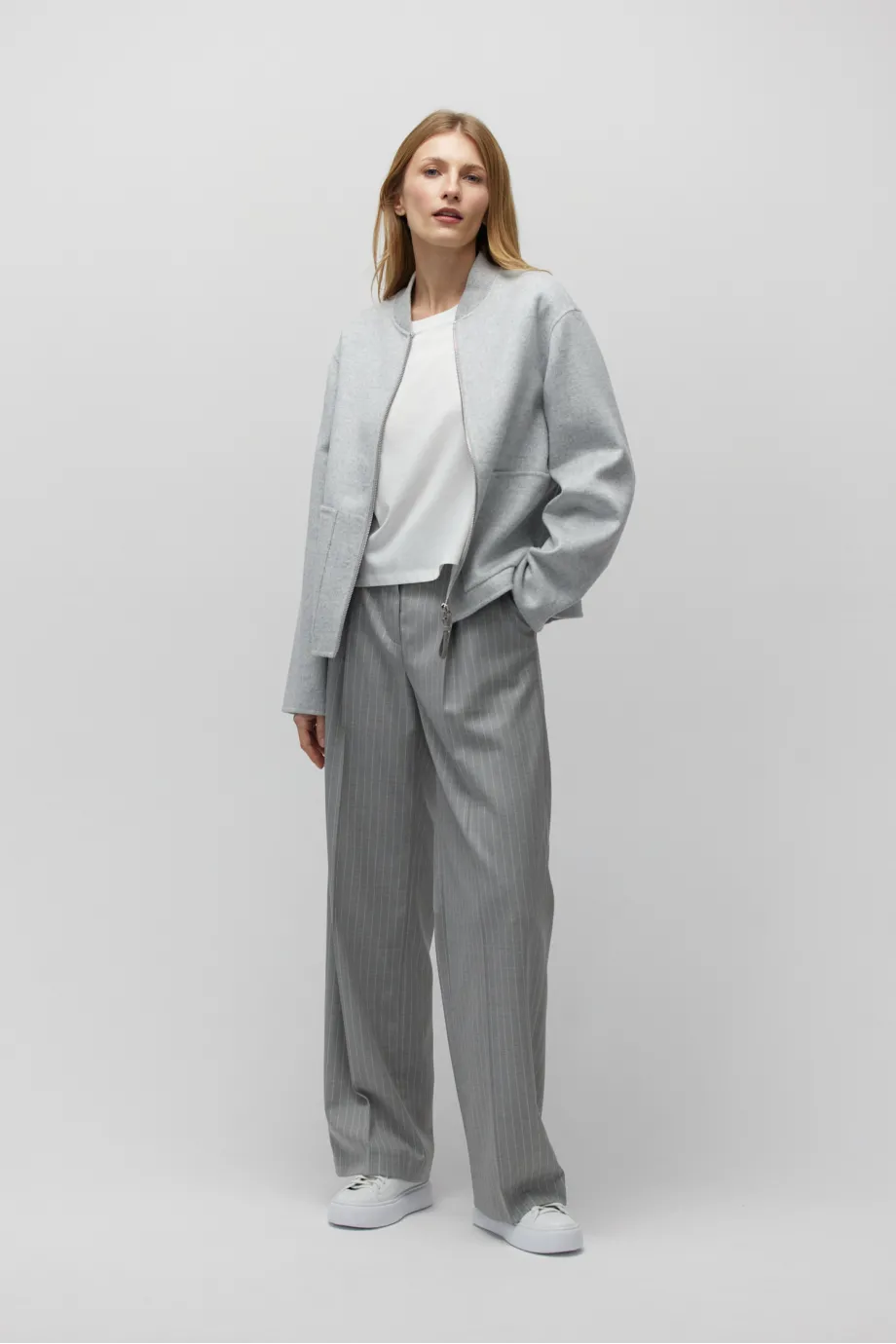 Graue Doubleface-Jacke mit Seide Graue Doubleface-Jacke mit Seide