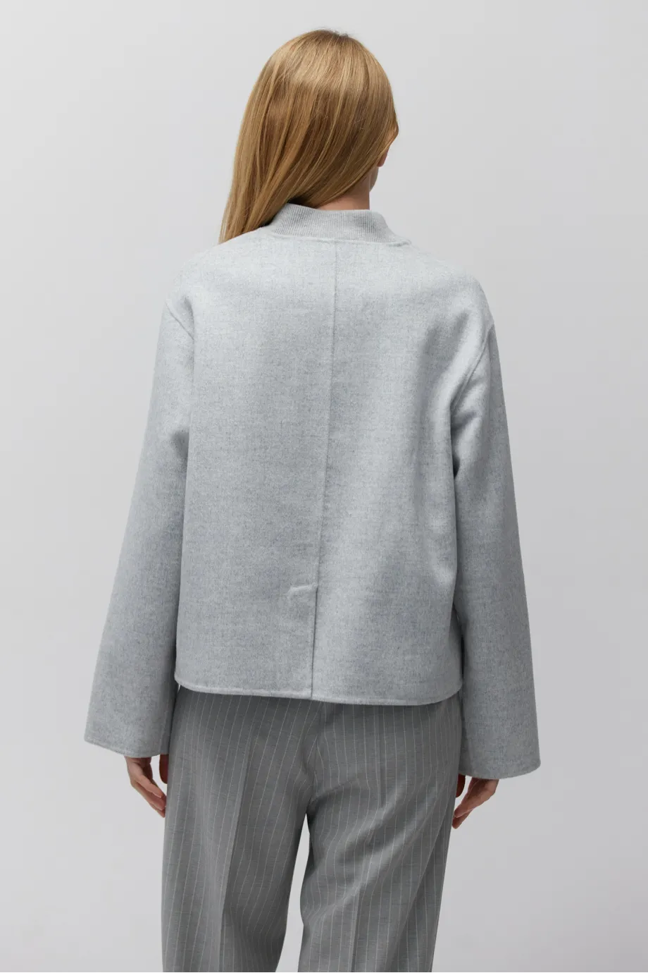 Graue Doubleface-Jacke mit Seide Graue Doubleface-Jacke mit Seide