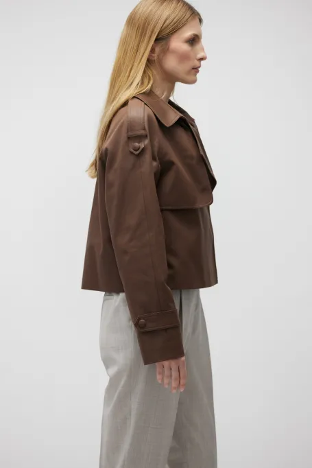 Braune Jacke mit Schulterklappen