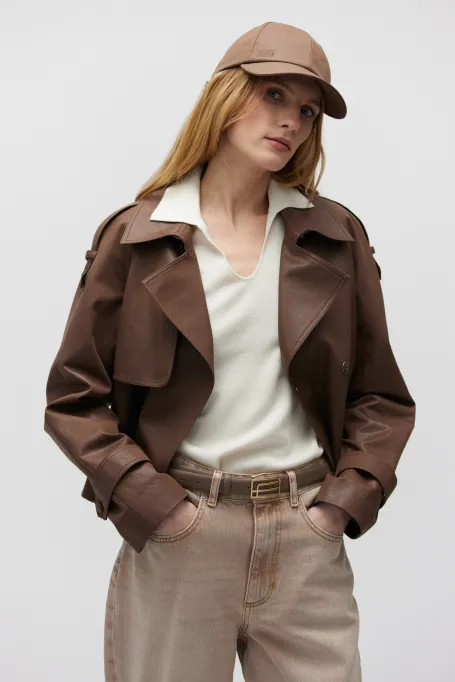 Braune Jacke mit Schulterklappen