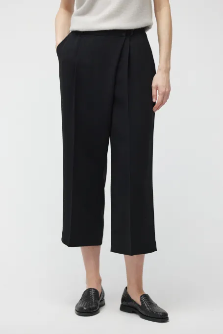 Schwarze Culotte-Hose