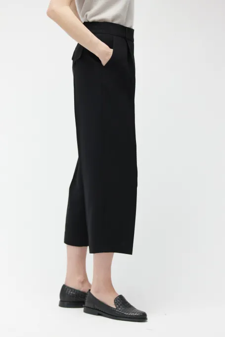 Schwarze Culotte-Hose