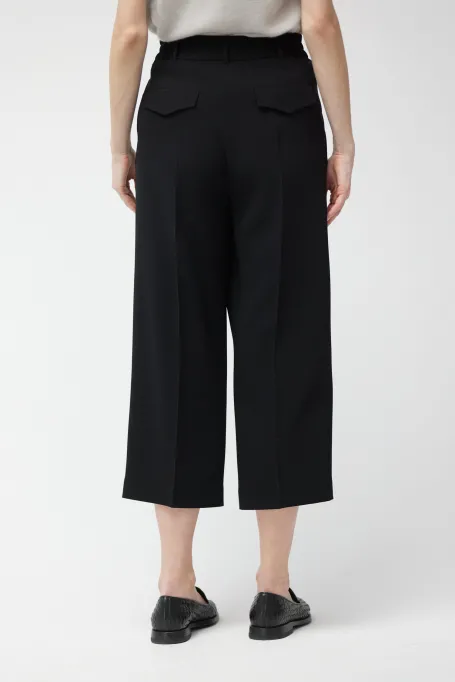 Schwarze Culotte-Hose