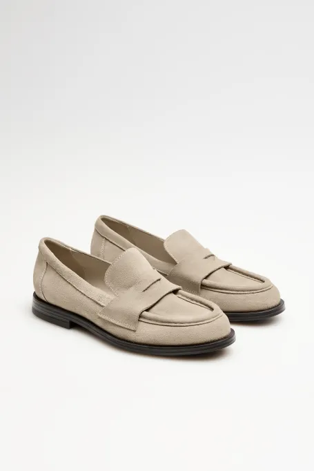 Beige Wildleder-Mokassins