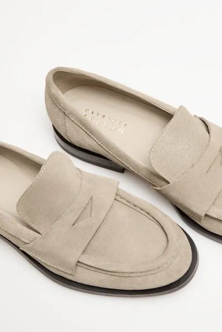 Beige Wildleder-Mokassins