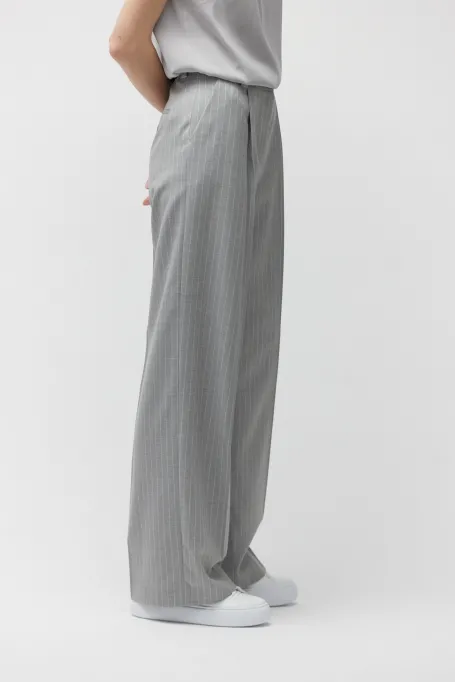 Wollhose mit weitem Bein