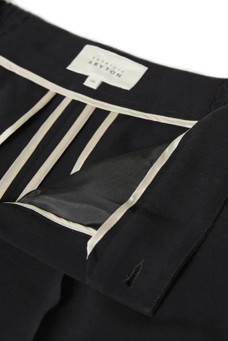 Schwarze Culotte-Hose