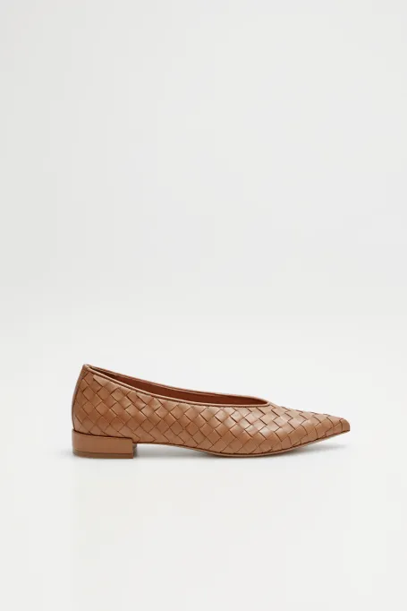 Ballerinas aus geflochtenem Leder