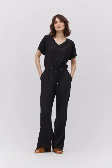 Schwarzer Seidenoverall