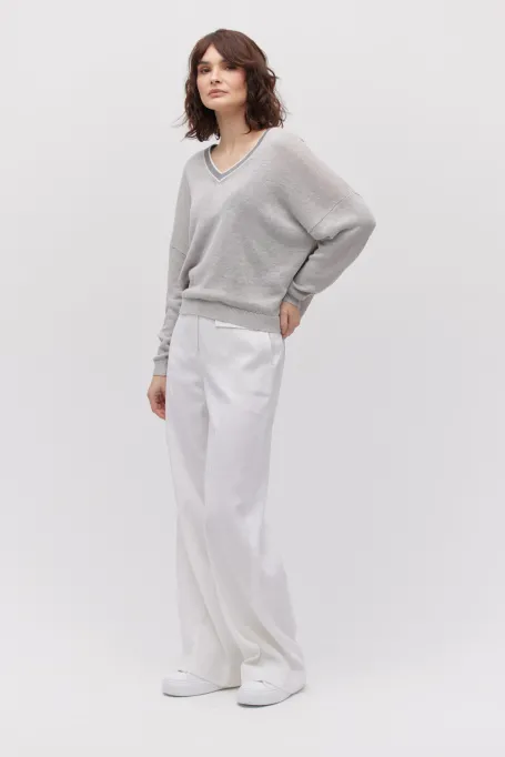 Leinenbluse mit V-Ausschnitt