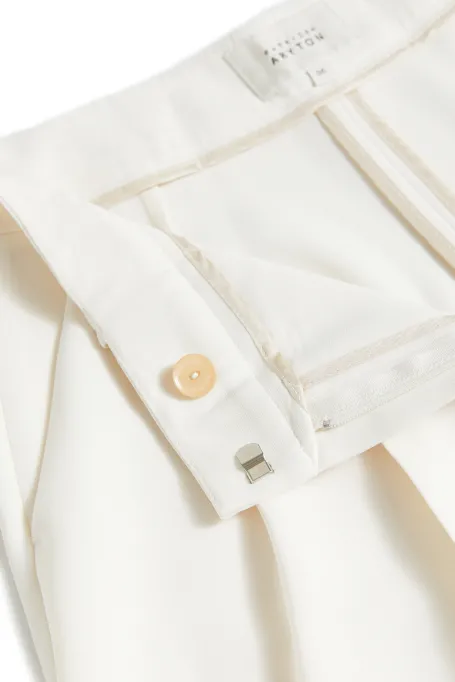 Weiße Lotto-Anzughose