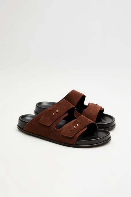 Braune Sandalen aus Wildleder