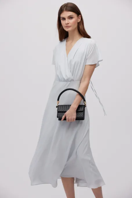 Graues Midikleid aus Seide