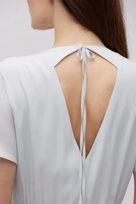 Graues Midikleid aus Seide