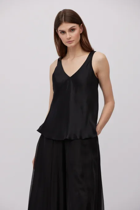 Schwarze Seidenbluse mit Trägern