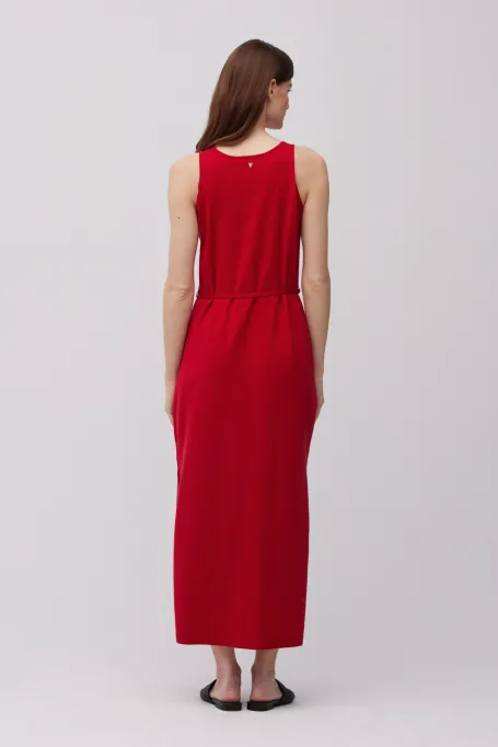 Rotes Kleid aus Seide