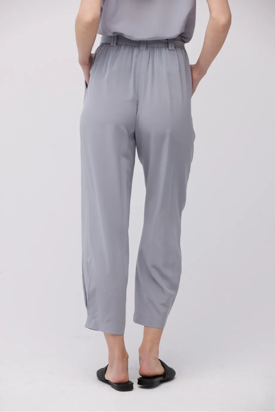 Lockere Seidenhose grau Lockere Seidenhose grau