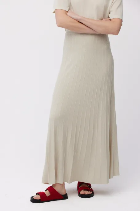 Langer plissierter Rock in Taupe beige