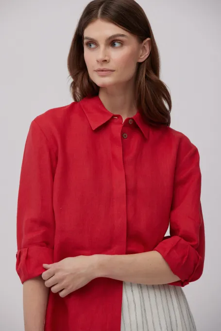 Rotes Leinenhemd
