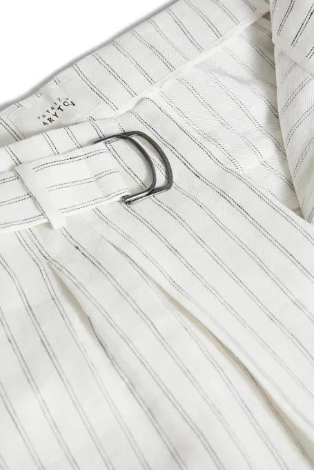 Weite Leinenhosen mit vertikalen Streifen muster