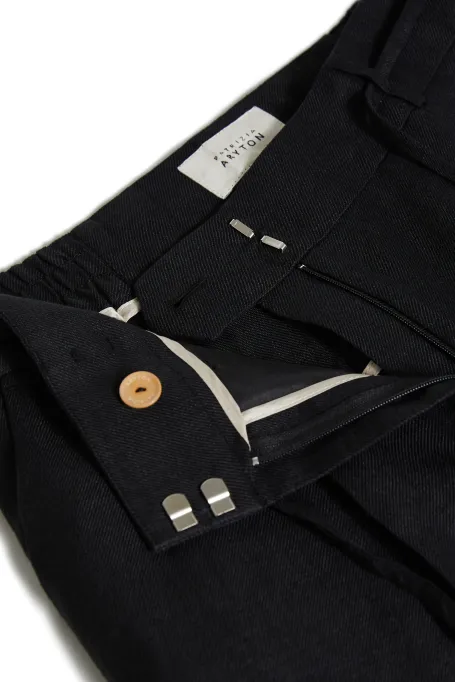 Schwarze Leinenhosen