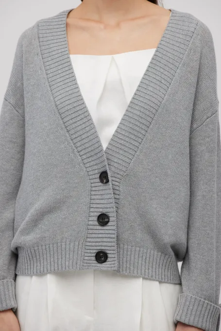 Graue Leinenstrickjacke