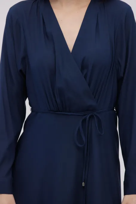 Dunkelblaue Seidenkleid