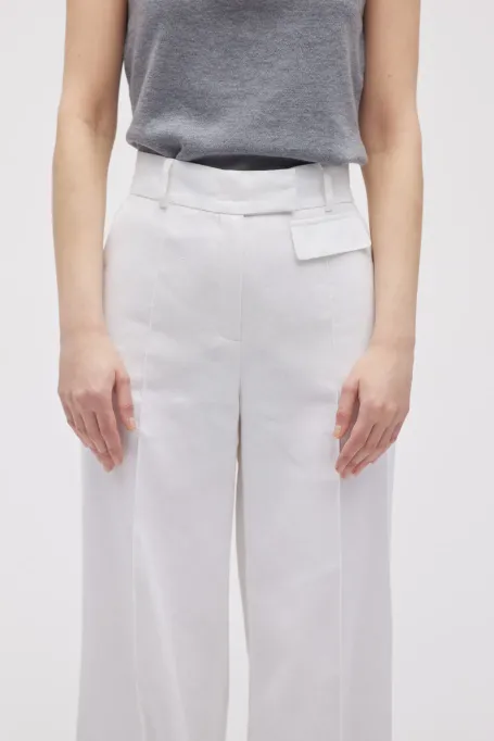 Weiße Leinenhose