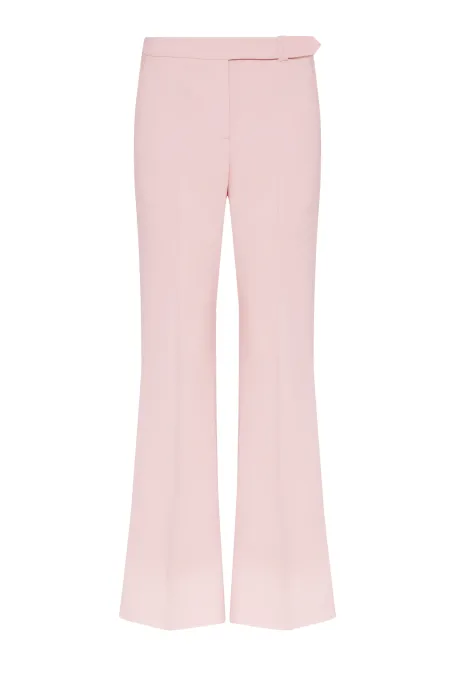Hosen in puderrosa zum Anzug