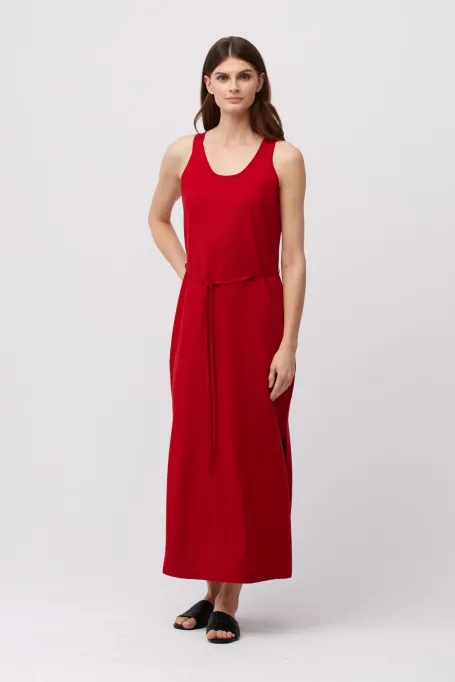 Rotes Kleid aus Seide