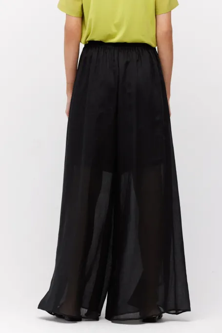 Schwarze weite Ramiehose