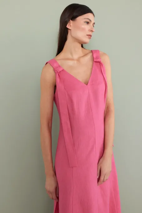 Langes rosa Leinenkleid mit Trägern